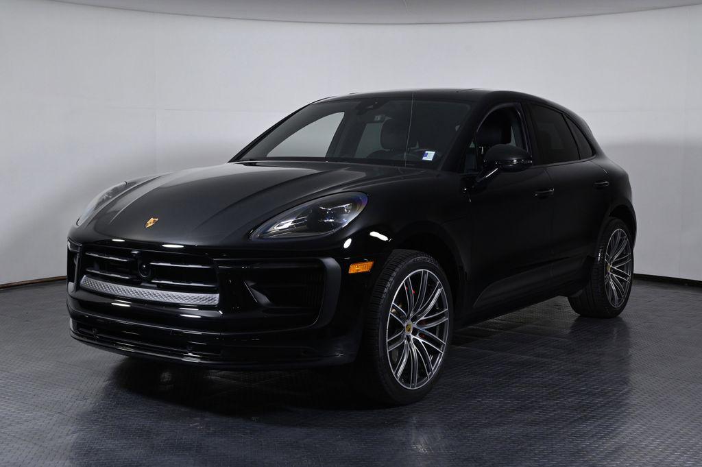 2025 Porsche Macan S's photo