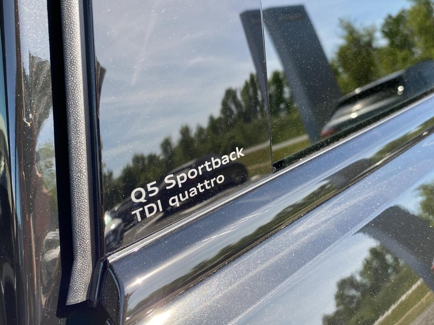 Bild über Audi Q5 Sportback TDI quattro 150 kW S tronic - für weitere Informationen kontaktieren Sie den Audi Partner