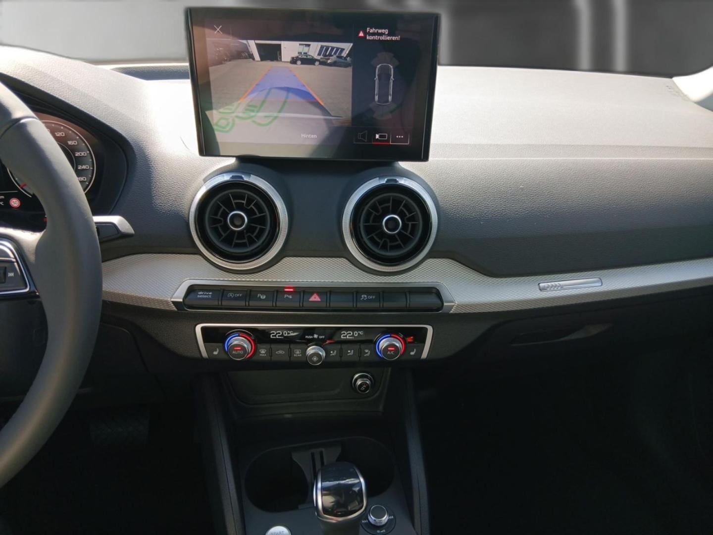 Bild über Audi Q2 advanced 35 TFSI S tronic - für weitere Informationen kontaktieren Sie den Audi Partner