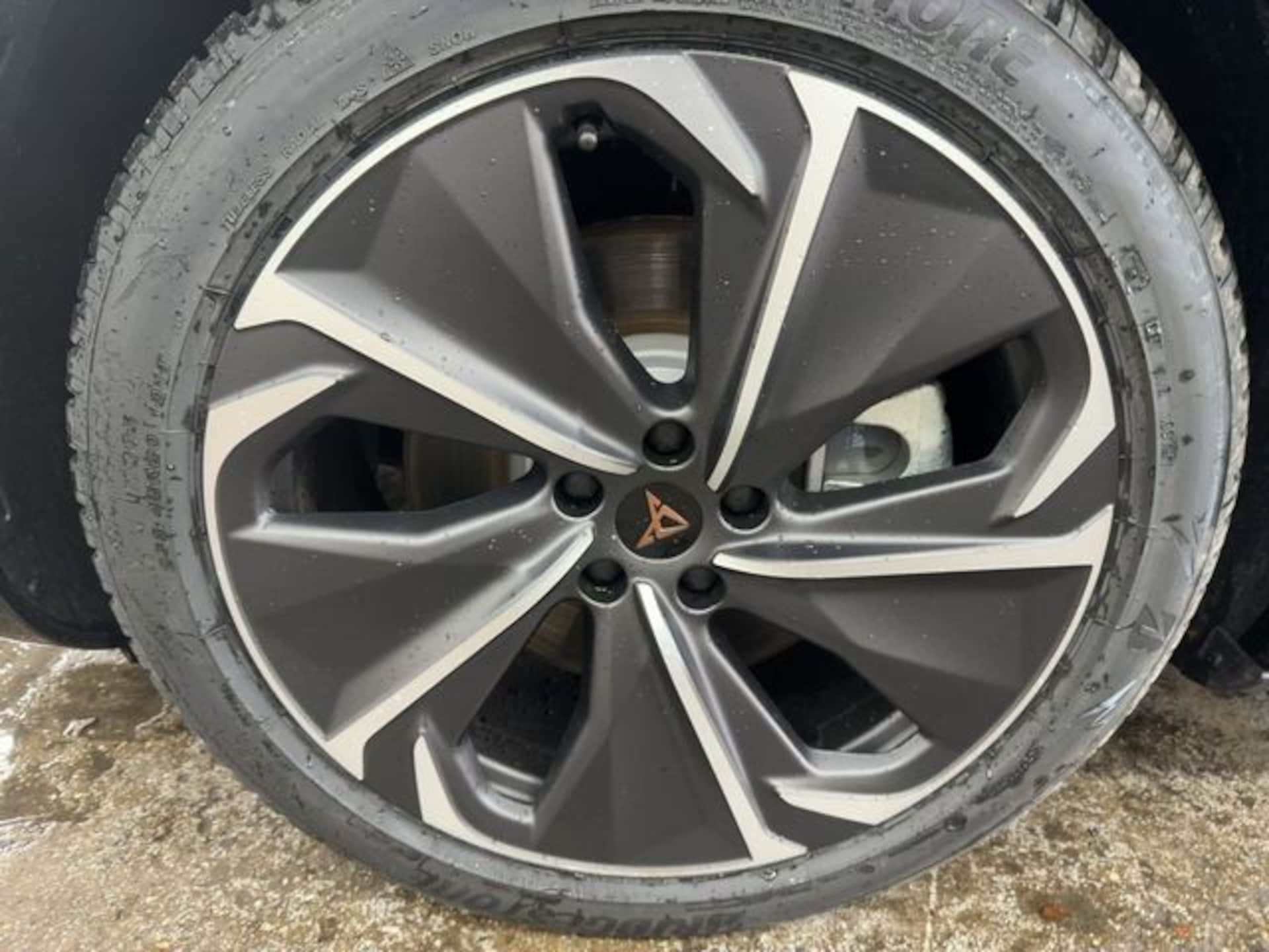 CUPRA Tavascan VZ