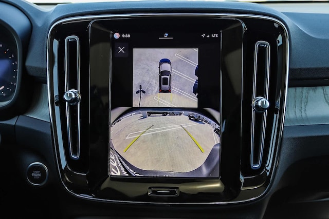2025 Volvo XC40 Plus - Photo 27