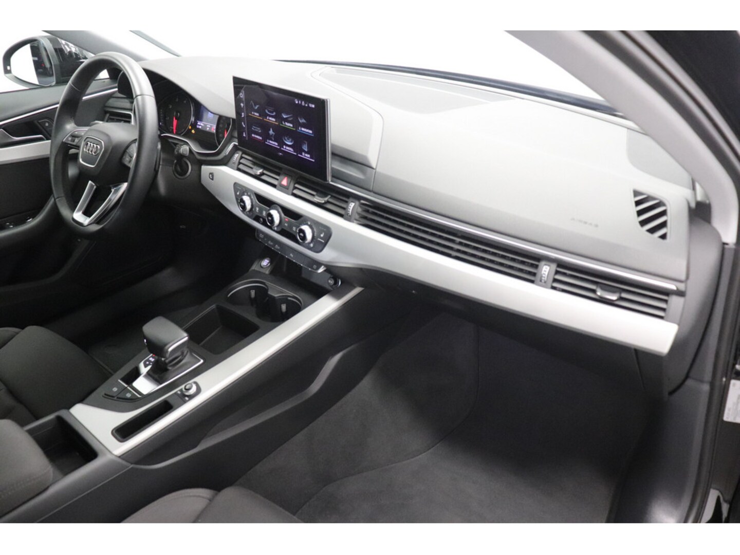 Bild über Audi A4 Avant advanced 40 TDI S tronic - für weitere Informationen kontaktieren Sie den Audi Partner