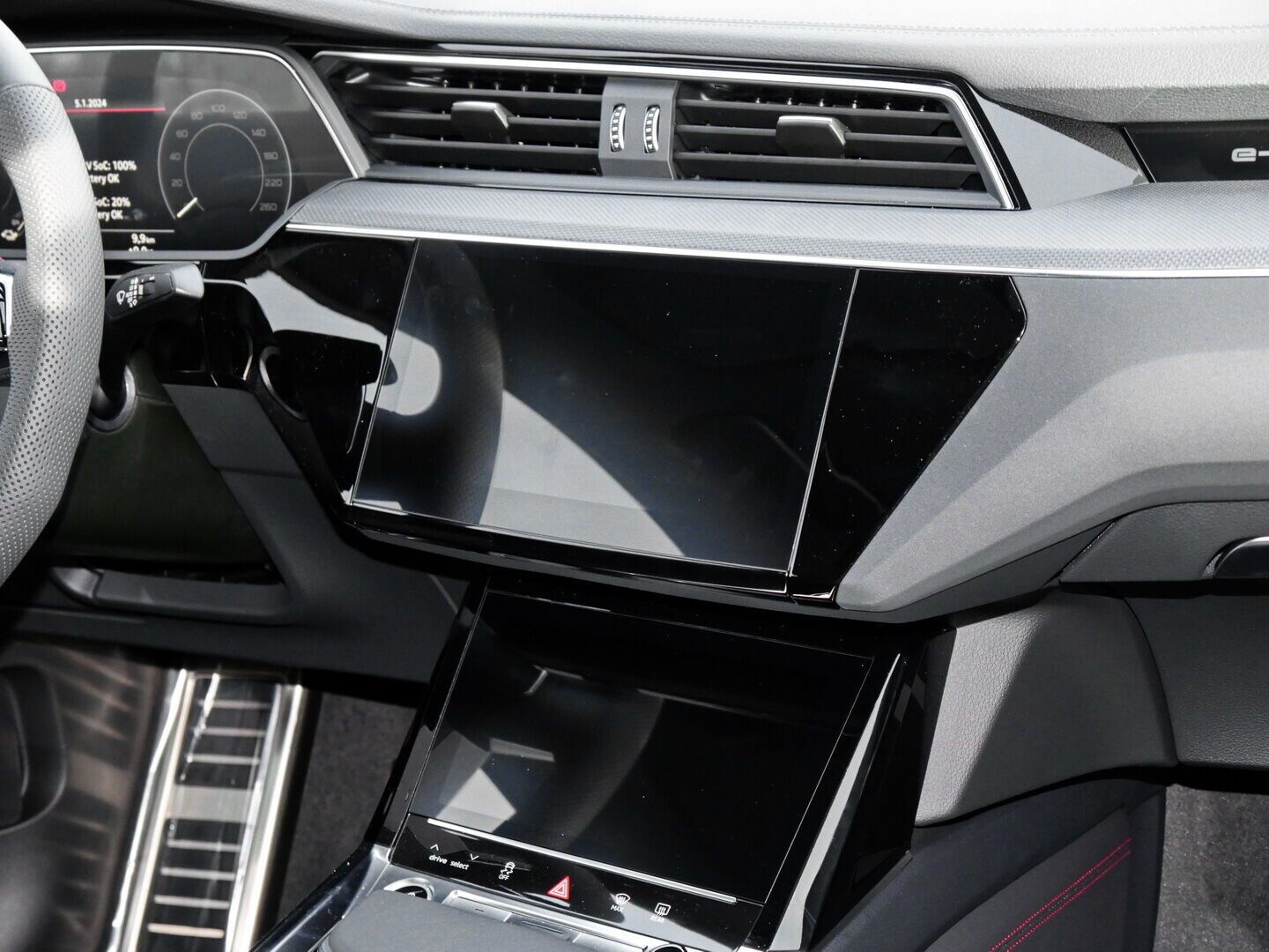 Image about Audi Q8 Sportback e-tron S line 55 e-tron quattro 300 kW