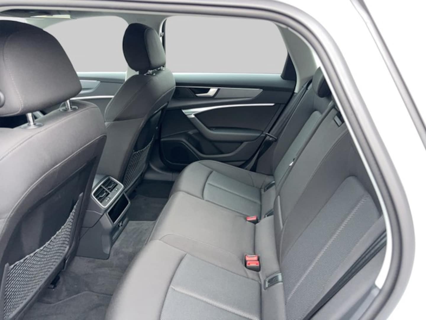 Bild über Audi A6 Avant TFSI e advanced 50 TFSI e quattro S tronic - für weitere Informationen kontaktieren Sie den Audi Partner