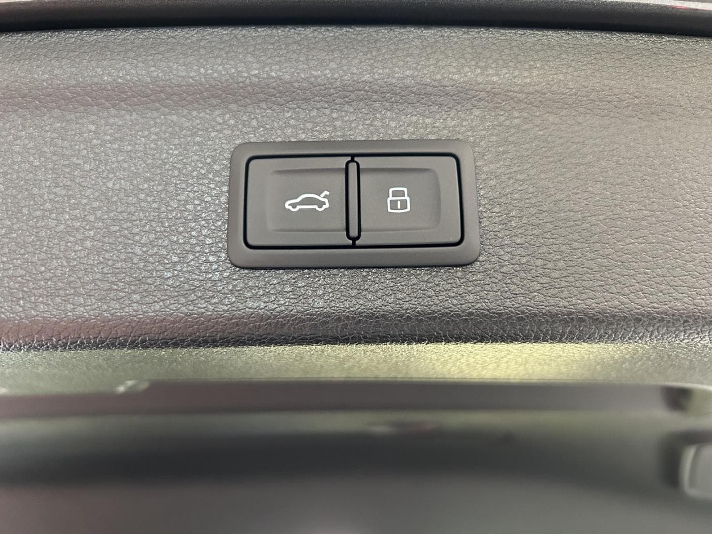 Bild über Audi Q3 S line 35 TFSI S tronic - für weitere Informationen kontaktieren Sie den Audi Partner