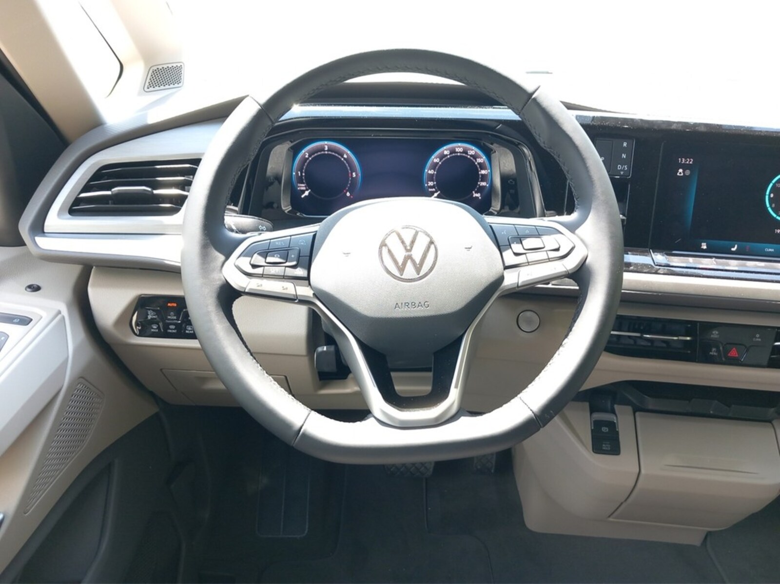 Volkswagen Multivan Langversion – Bild 12