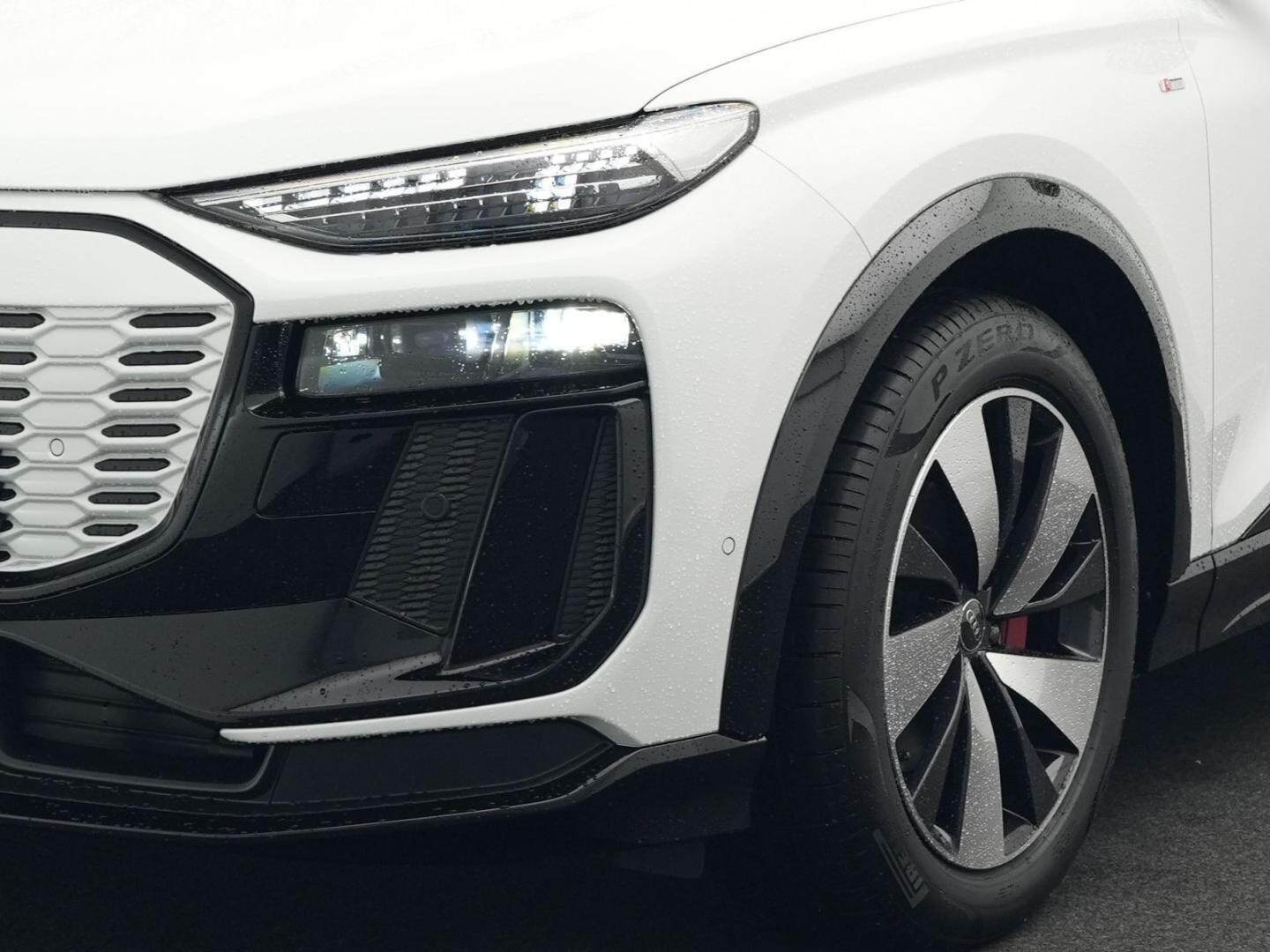 Bild über Audi Q6 SUV e-tron e-tron performance - für weitere Informationen kontaktieren Sie den Audi Partner