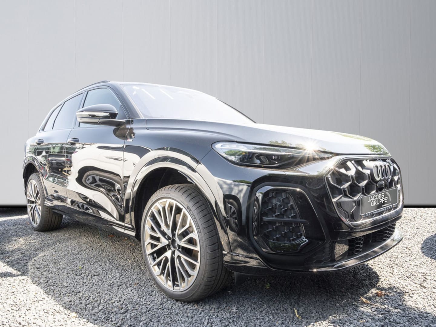 Bild über Audi Q5 SUV TDI quattro 220 kW S tronic - für weitere Informationen kontaktieren Sie den Audi Partner