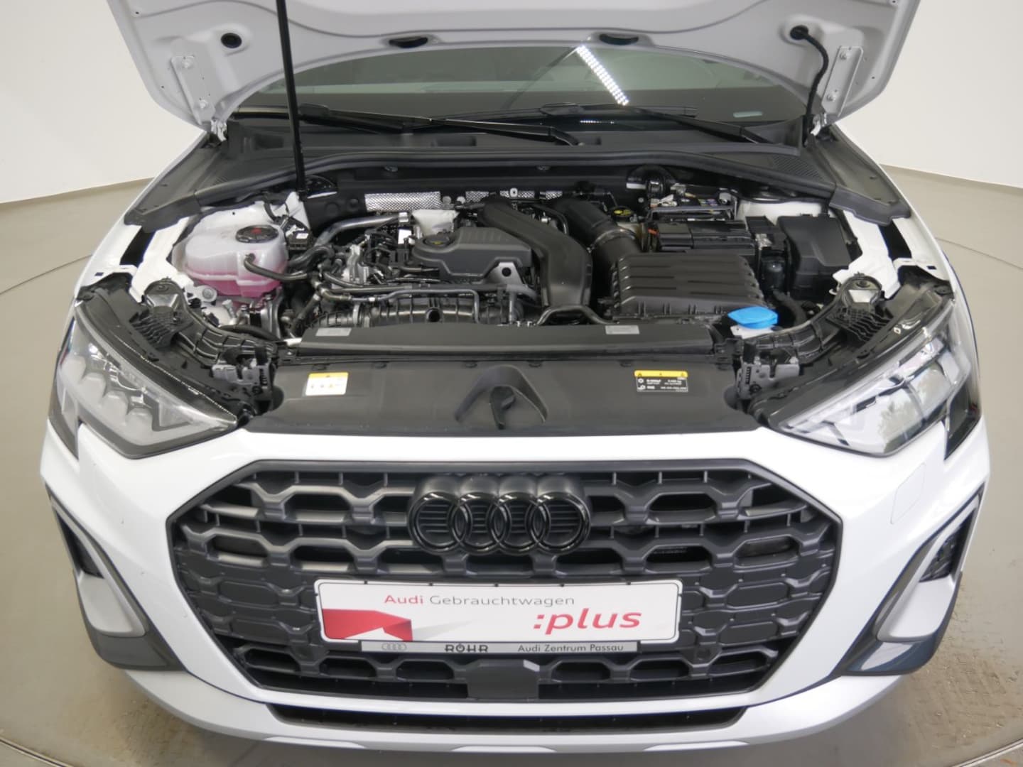 Bild über Audi A3 allstreet 35 TFSI S tronic - für weitere Informationen kontaktieren Sie den Audi Partner