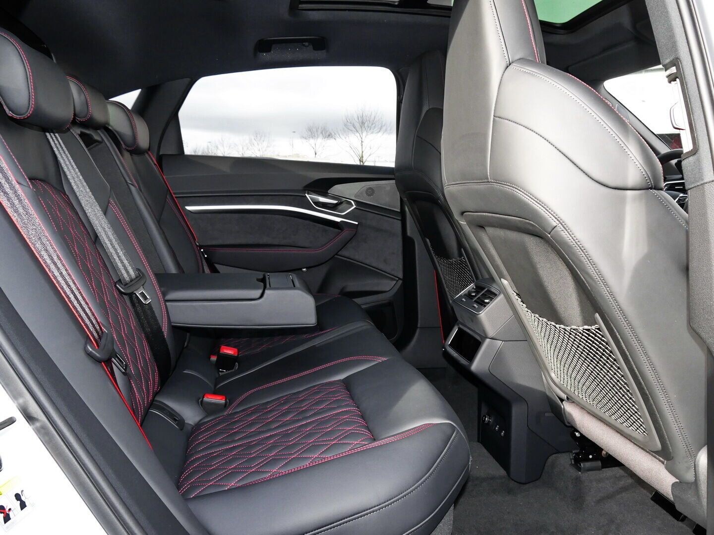 Image about Audi Q8 Sportback e-tron S line 55 e-tron quattro 300 kW