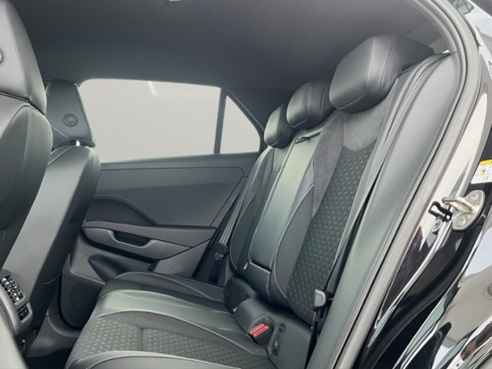 Volkswagen T-Roc – Bild 10