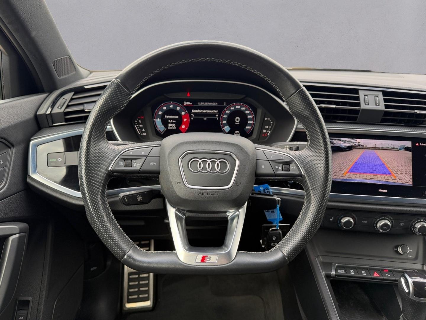 Bild über Audi Q3 Sportback S line 40 TFSI quattro S tronic - für weitere Informationen kontaktieren Sie den Audi Partner