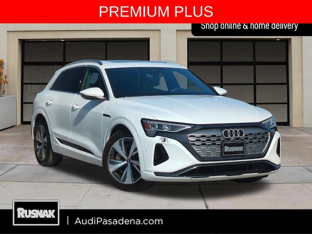 Photo of 2024 Audi Q8 e-tron