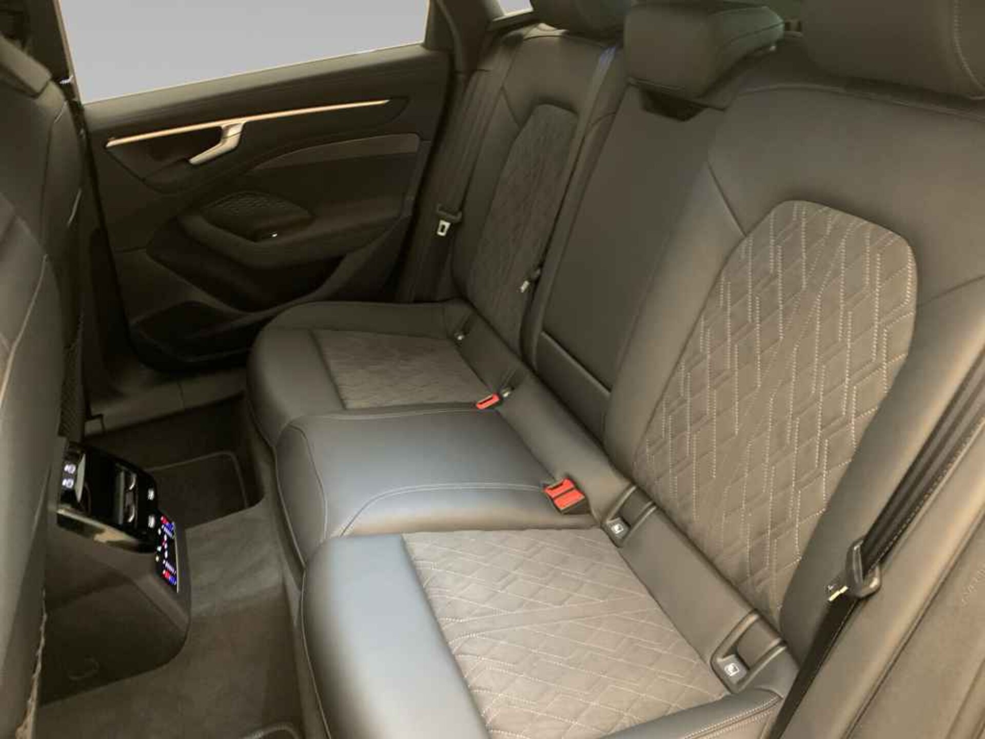 Audi A6 Avant edition one