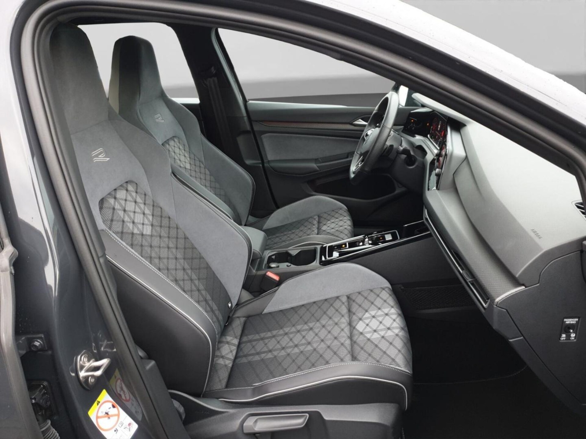 Volkswagen Golf R-Line