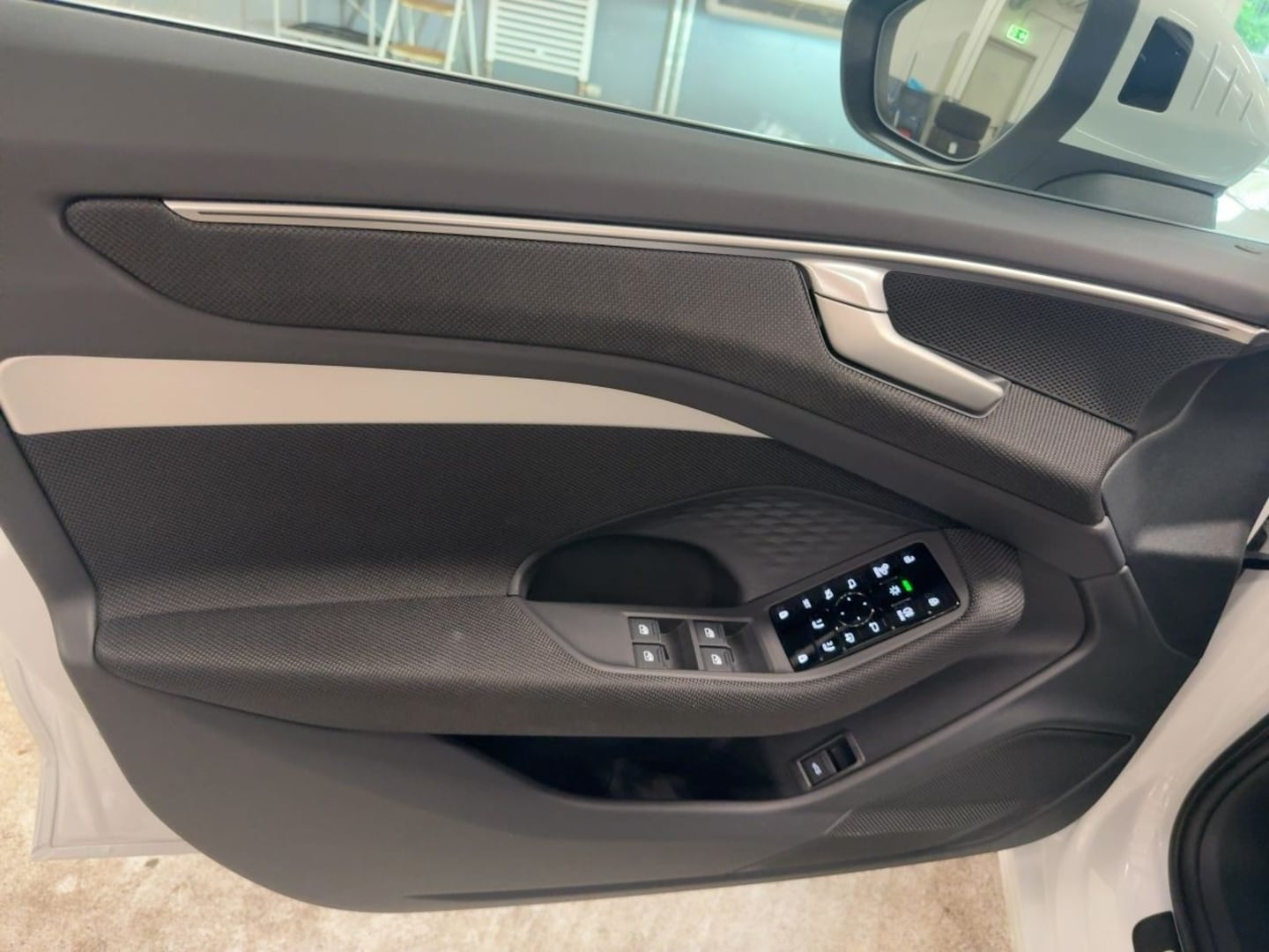 Bild über Audi A6 Avant TDI quattro 150 kW S tronic - für weitere Informationen kontaktieren Sie den Audi Partner