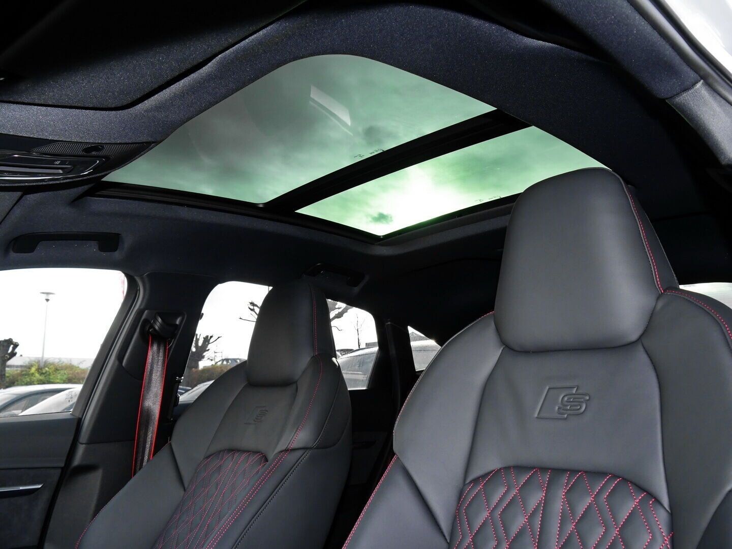 Image about Audi Q8 Sportback e-tron S line 55 e-tron quattro 300 kW