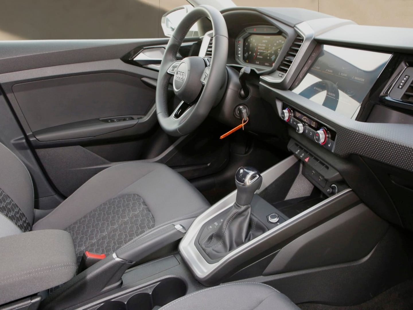 Bild über Audi A1 Sportback S line 25 TFSI S tronic - für weitere Informationen kontaktieren Sie den Audi Partner