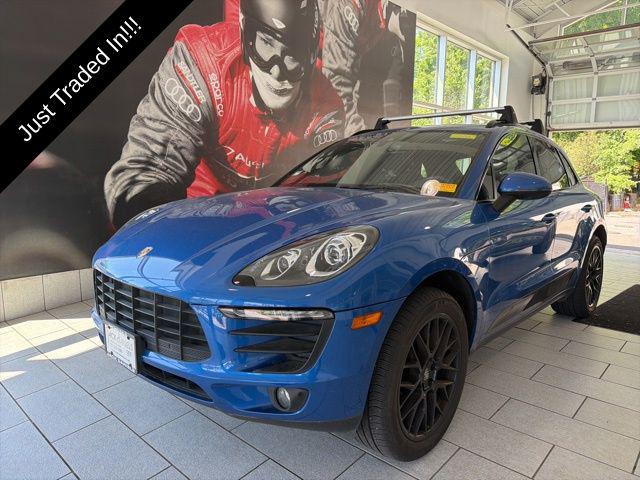 2017 Porsche Macan -'s photo