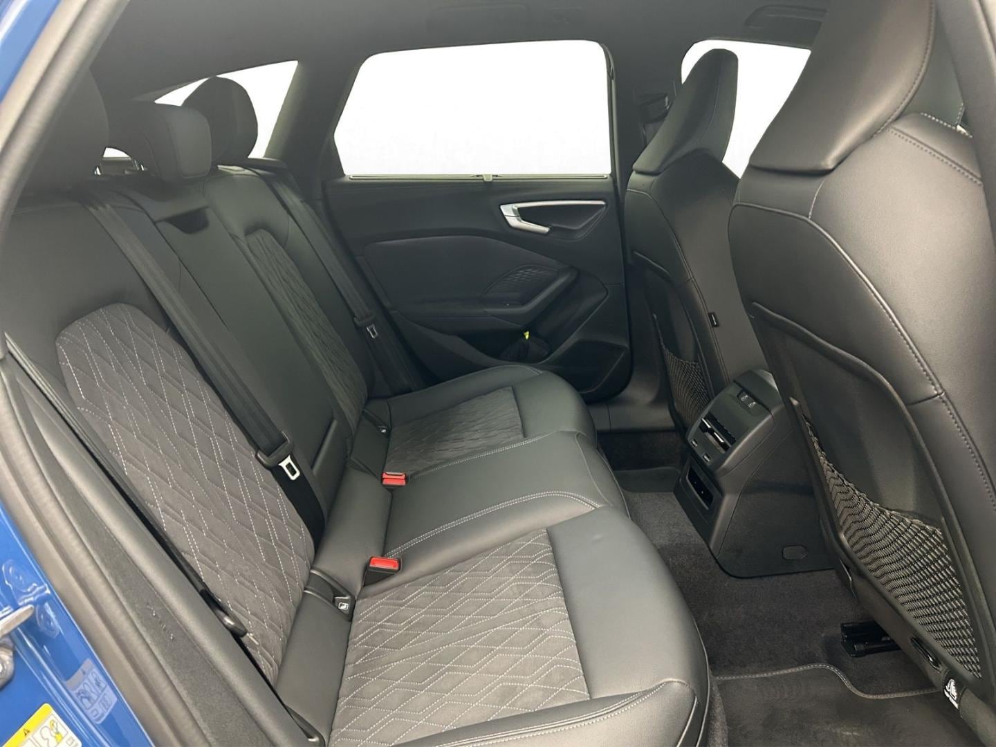 Bild über Audi A5 Avant TDI quattro 150 kW S tronic - für weitere Informationen kontaktieren Sie den Audi Partner