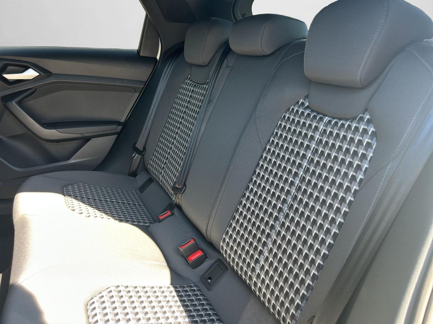 Bild über Audi A1 Sportback advanced 30 TFSI S tronic - für weitere Informationen kontaktieren Sie den Audi Partner