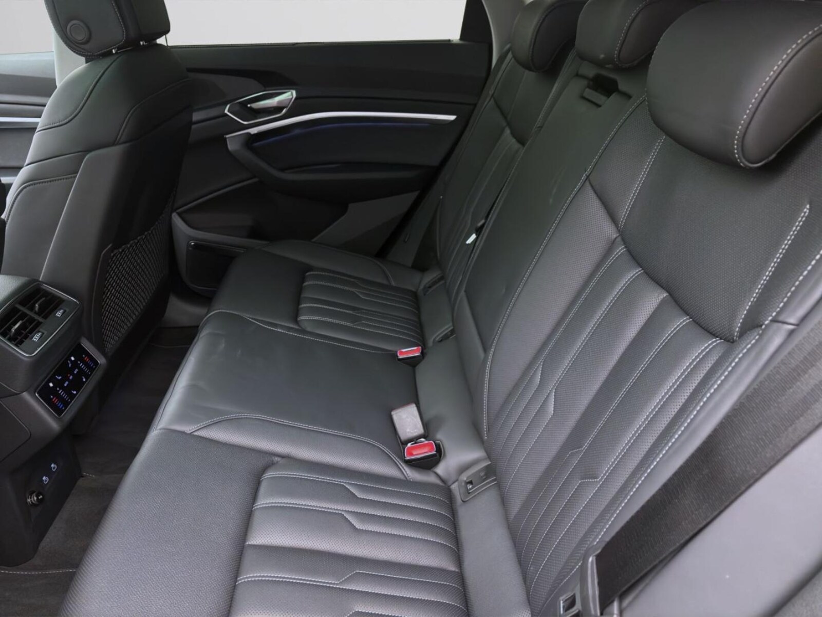 Audi Q8 e-tron – Bild 15