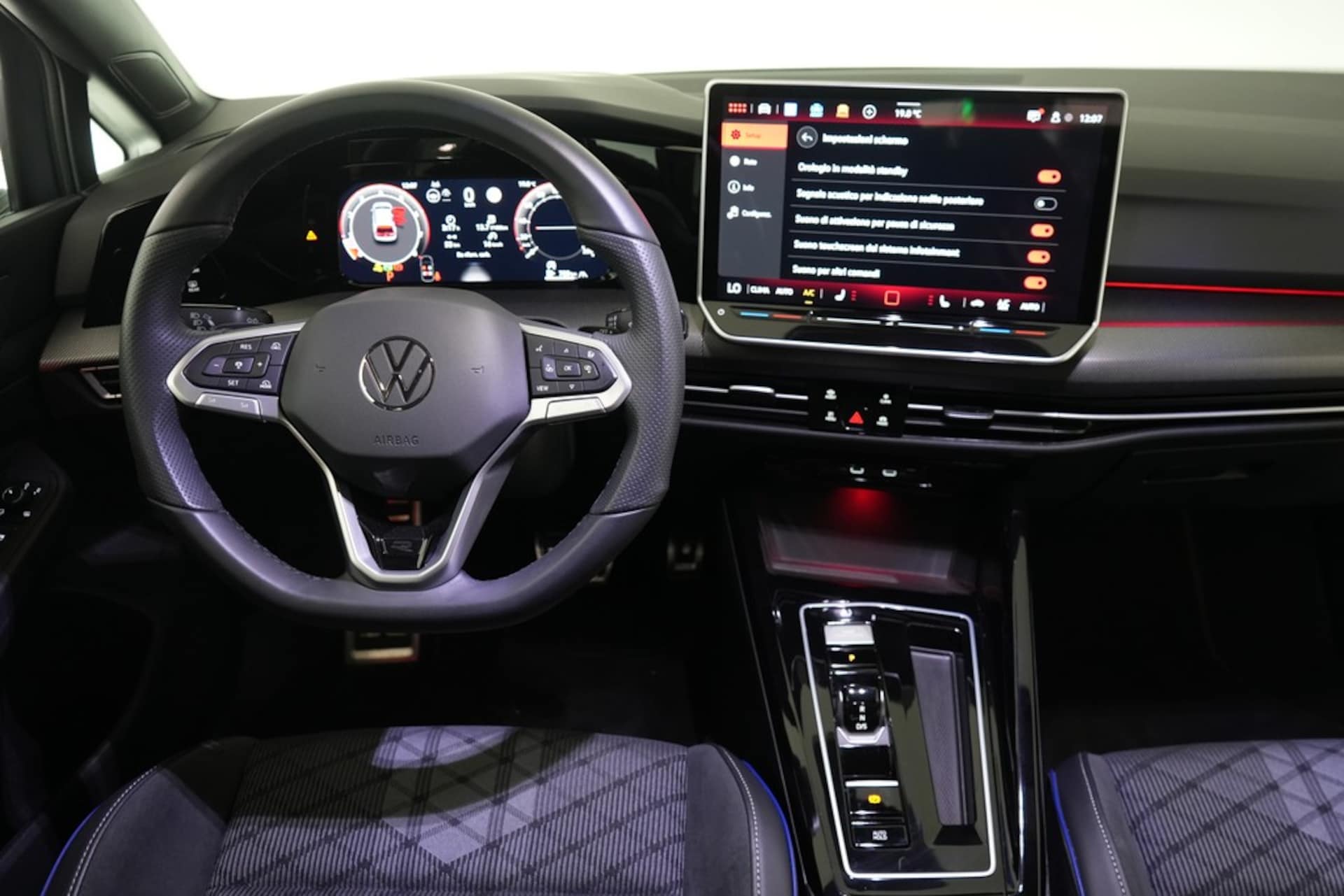 Volkswagen Golf R-Line