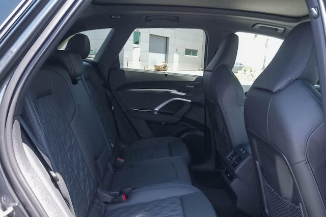 2026 Audi SQ5 Premium Plus - Photo 16