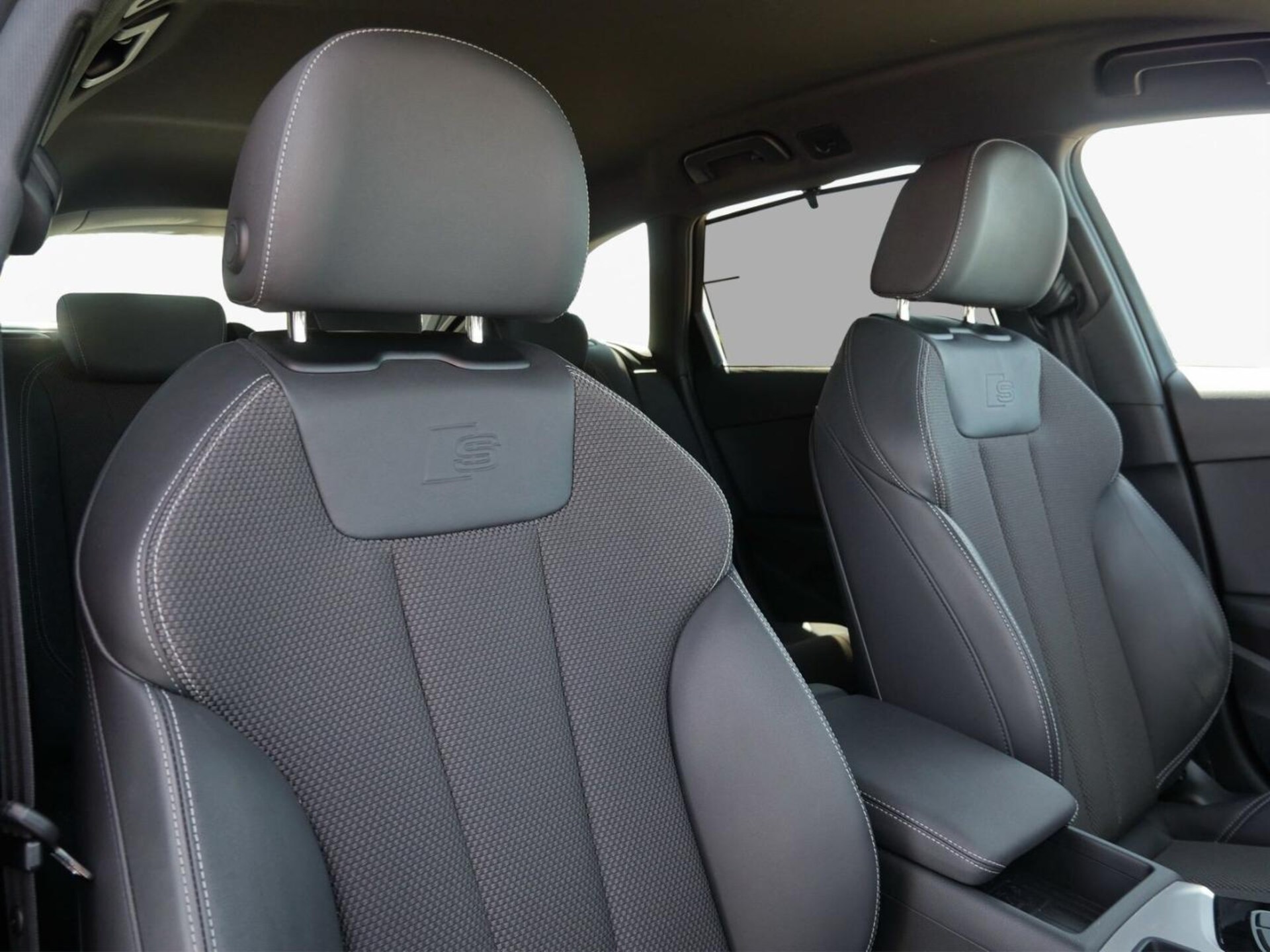 Audi A4 Avant S line