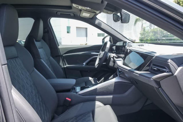 2026 Audi SQ5 Premium Plus - Photo 17