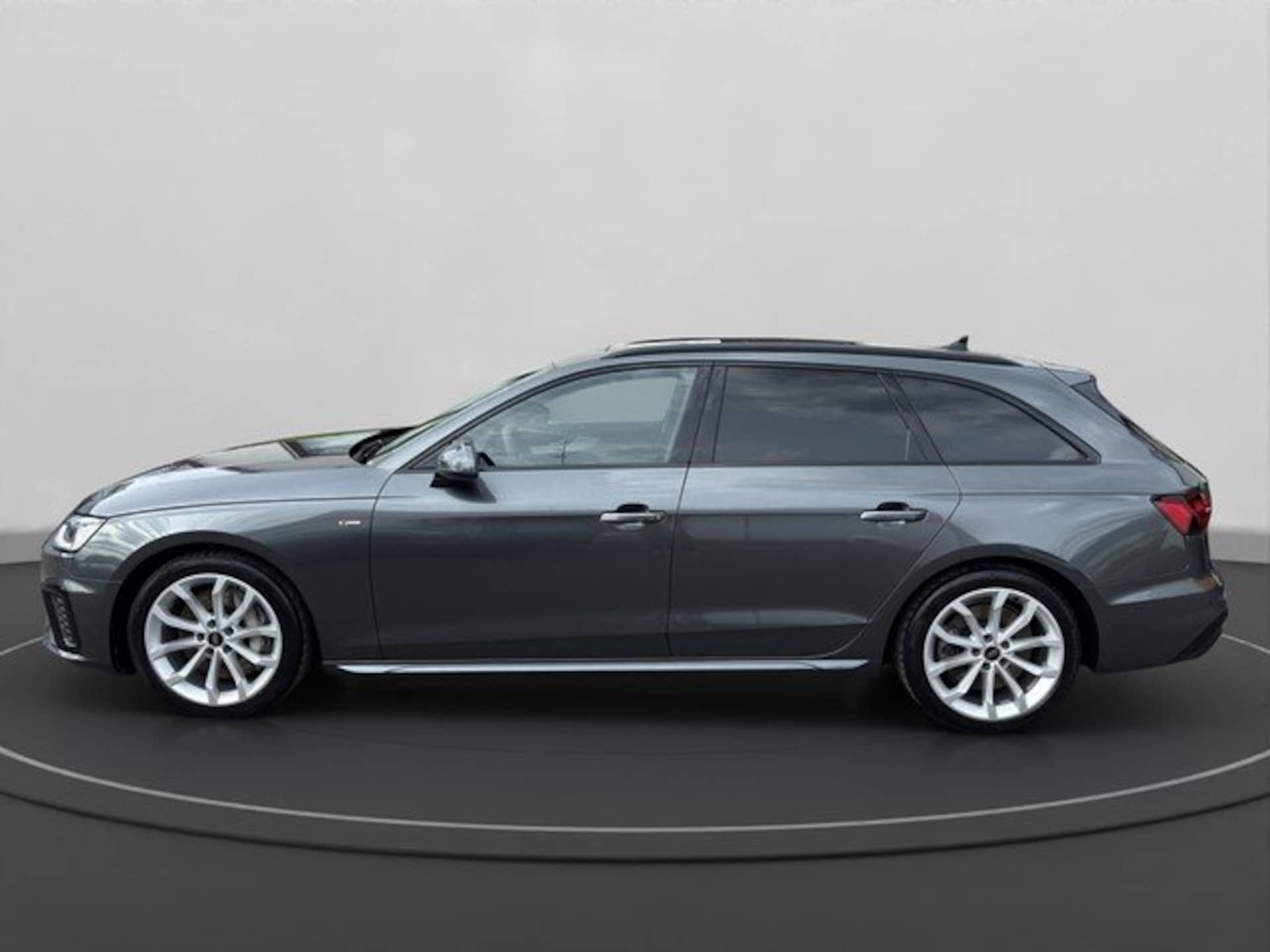 Audi A4 Avant S line
