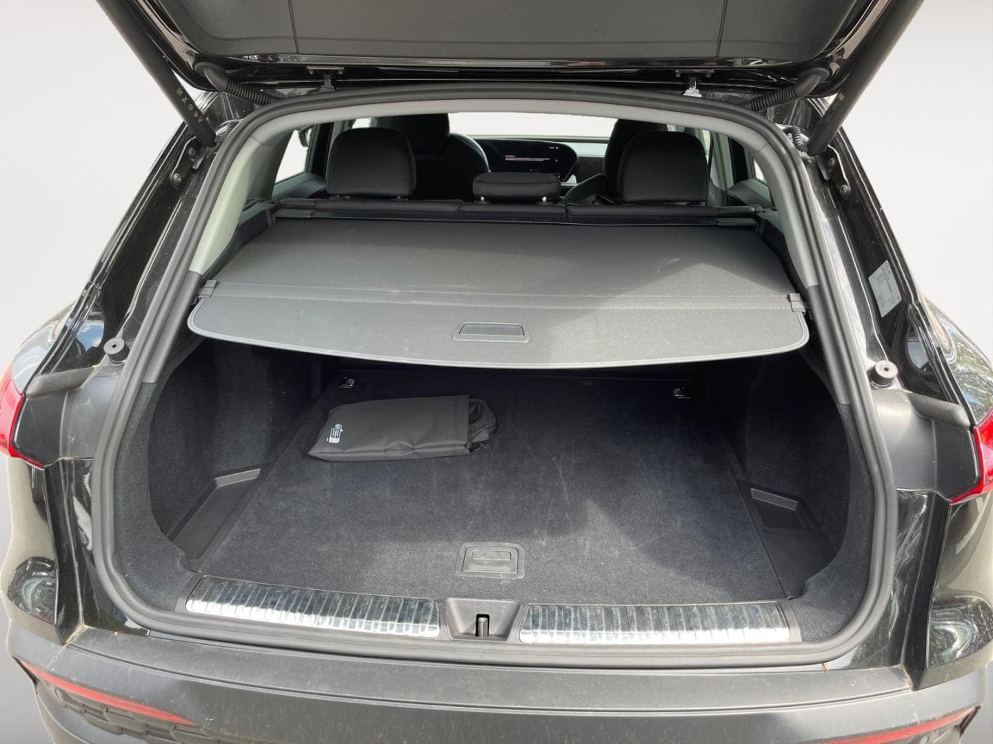 Bild über Audi Q5 SUV TFSI 150 kW S tronic - für weitere Informationen kontaktieren Sie den Audi Partner