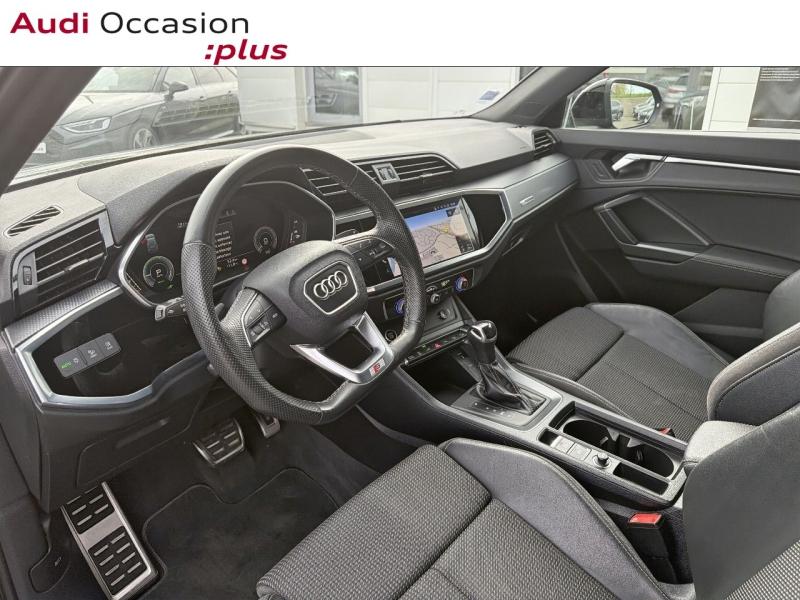 Image about Audi Q3 TFSI e S line 45 TFSI e 180 kW (245 ch) S tronic