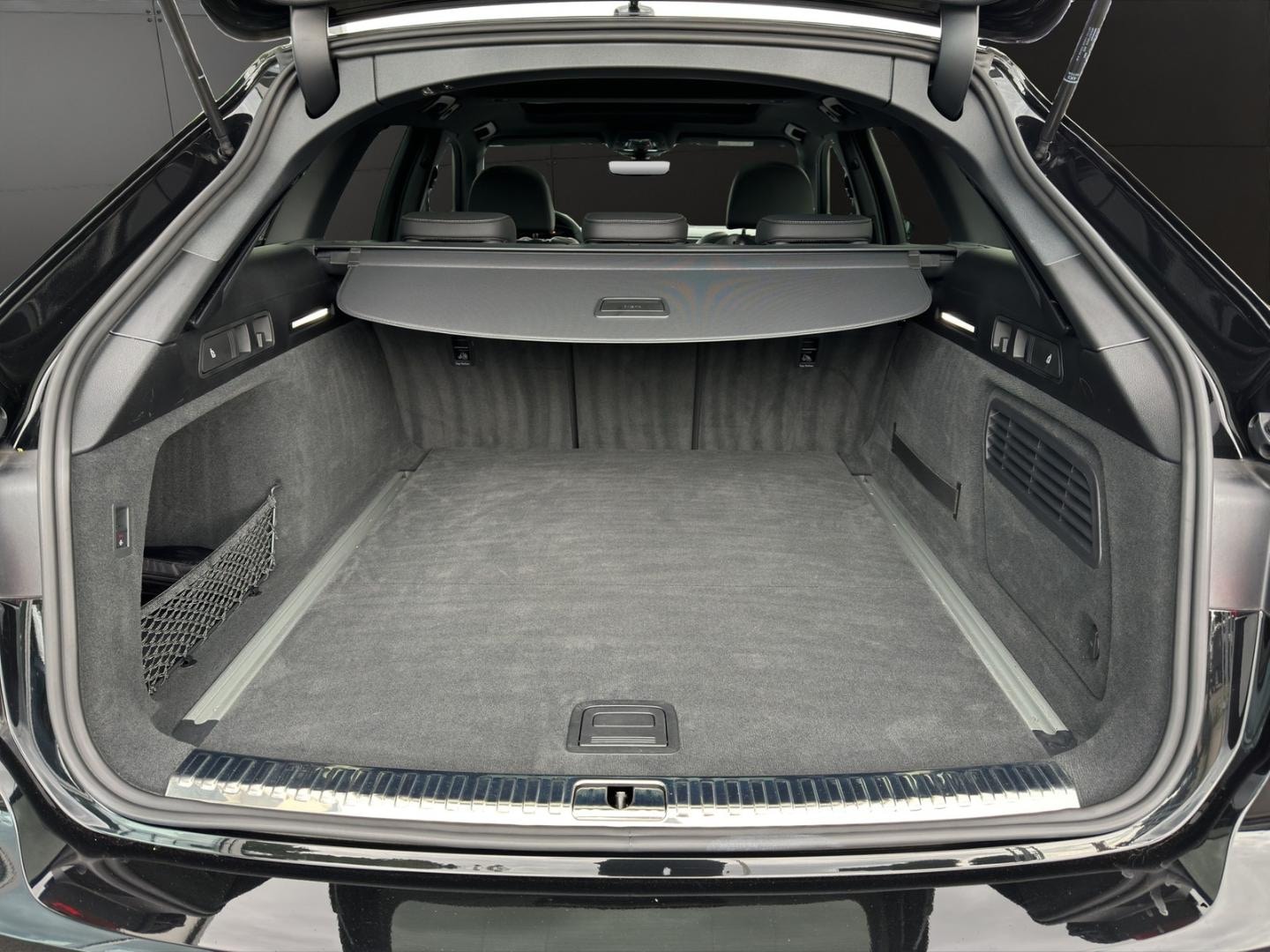 Bild über Audi A6 Avant S line 50 TDI quattro tiptronic - für weitere Informationen kontaktieren Sie den Audi Partner