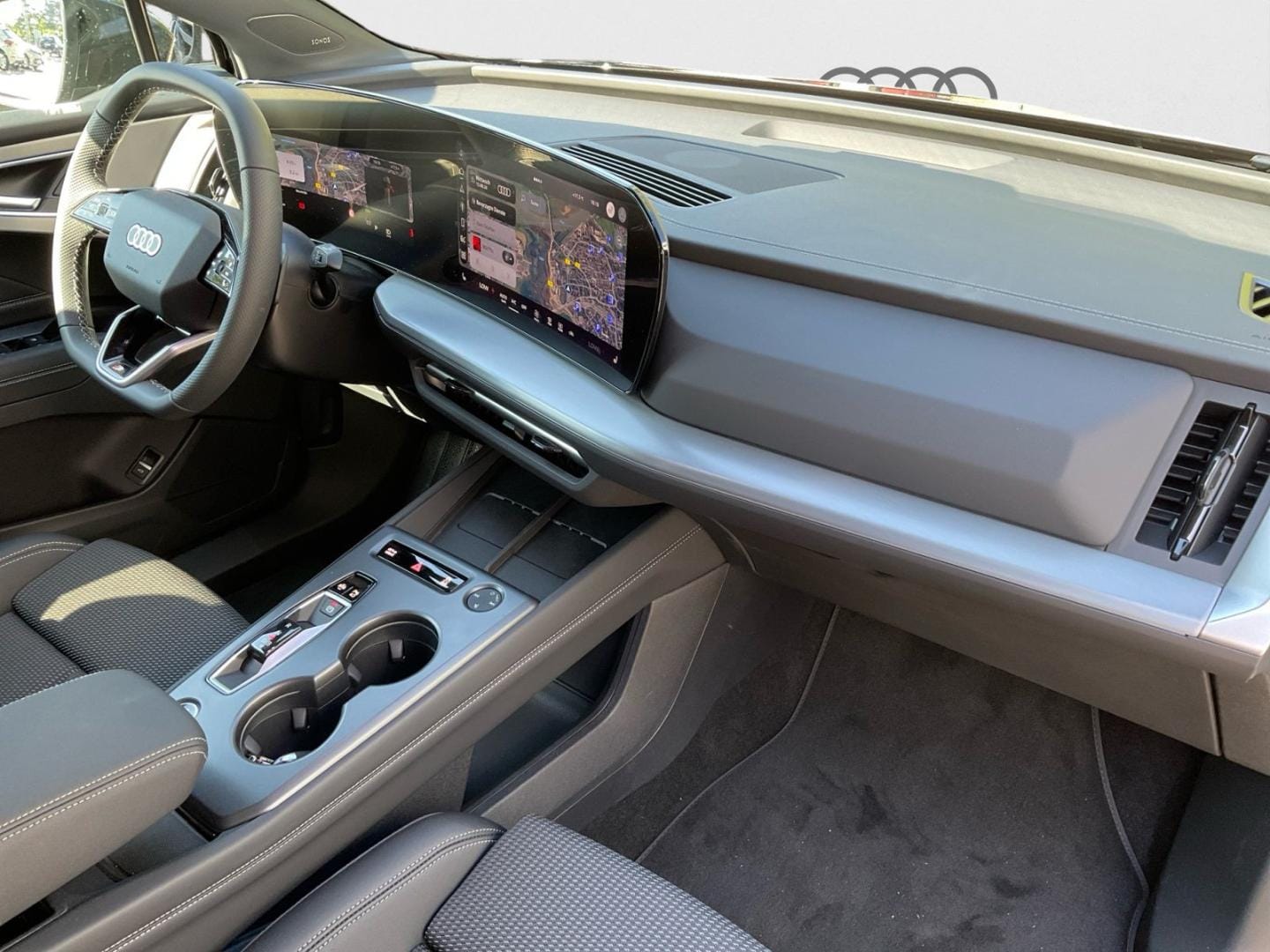 Bild über Audi Q4 SUV e-tron e-tron performance 210 kW - für weitere Informationen kontaktieren Sie den Audi Partner