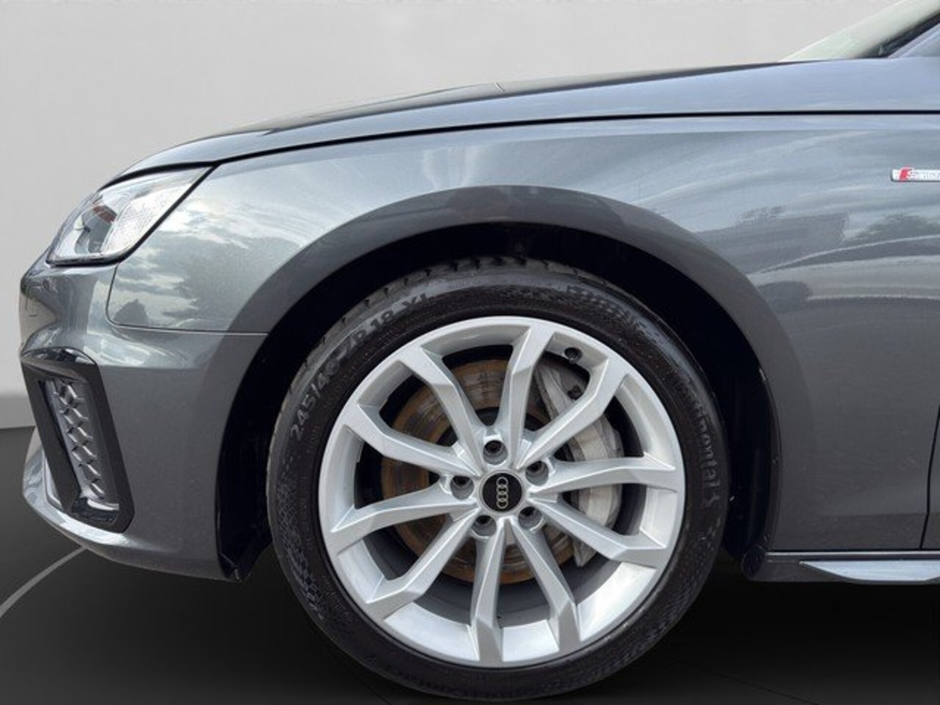 Audi A4 Avant S line