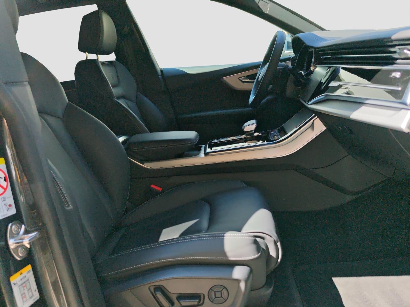 Bild über Audi SQ8 TFSI quattro tiptronic - für weitere Informationen kontaktieren Sie den Audi Partner