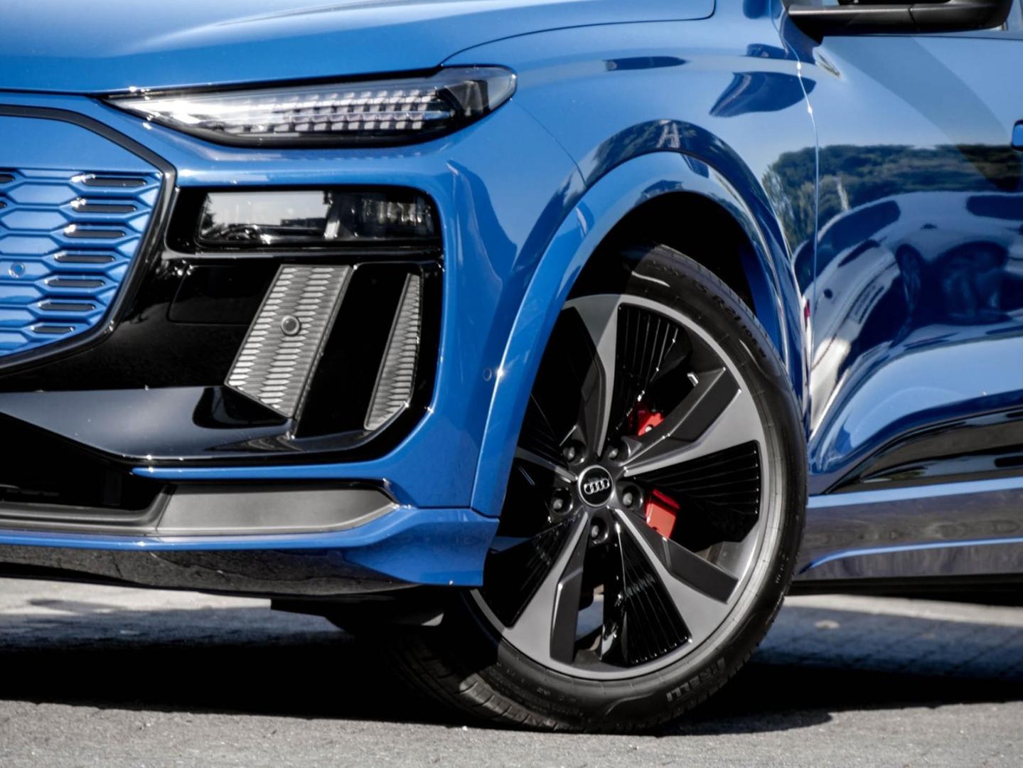 Image about Audi Q6 SUV e-tron e-tron performance