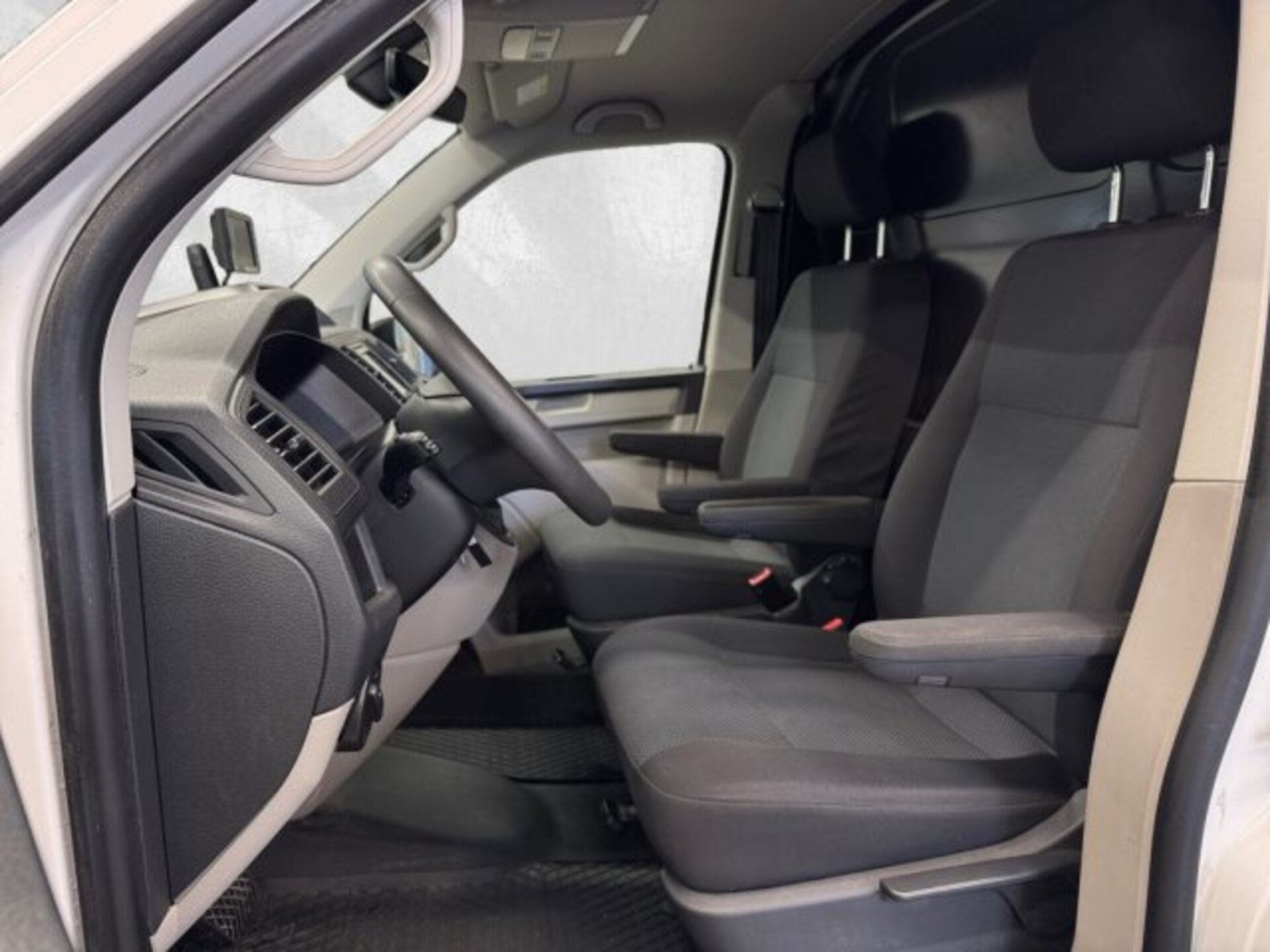 Volkswagen T6 Transporter Kasten langer Radstand