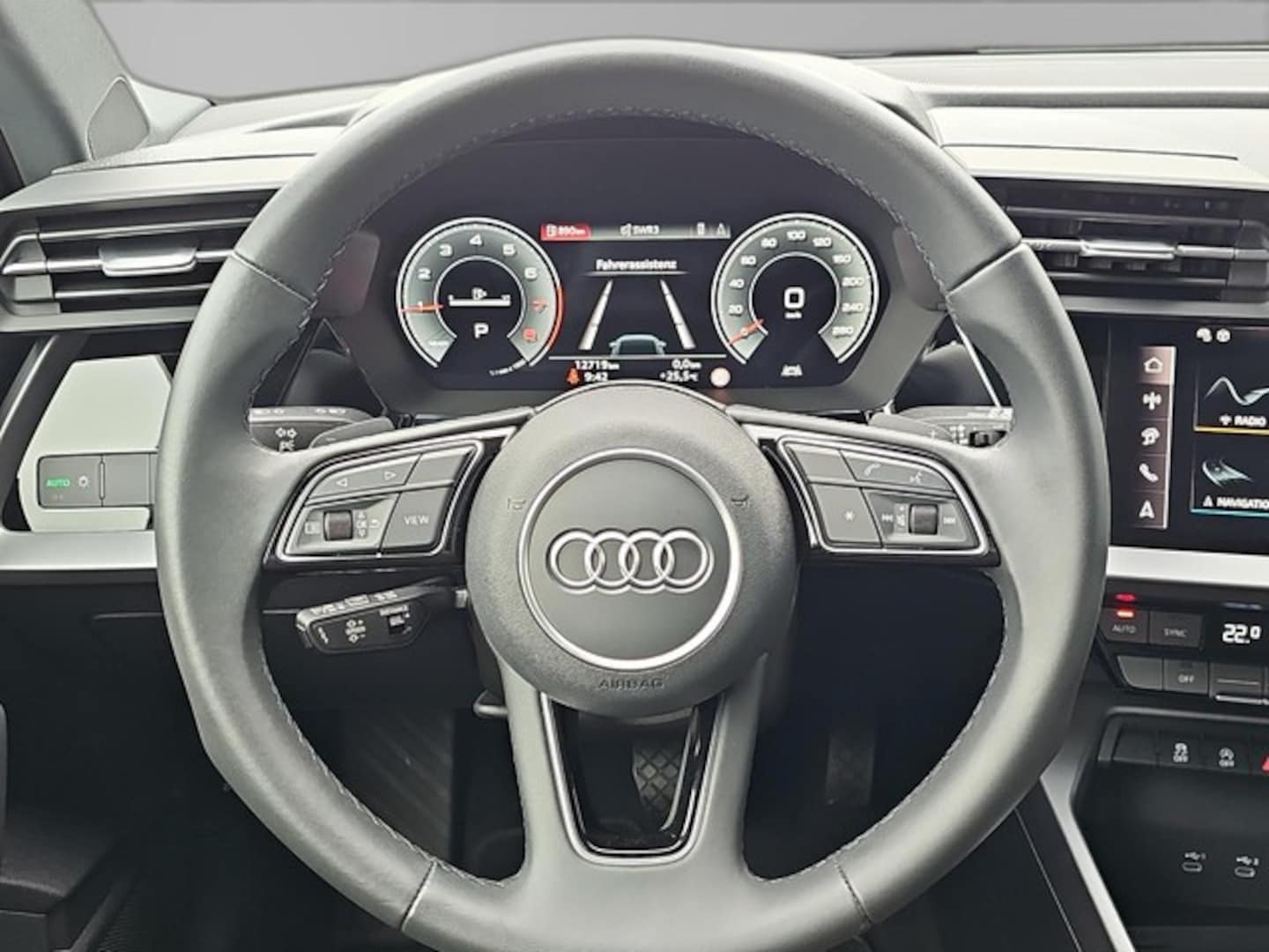 Bild über Audi A3 Sportback 30 TFSI S tronic - für weitere Informationen kontaktieren Sie den Audi Partner