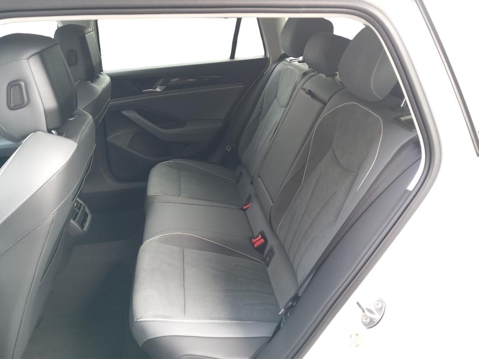 Volkswagen Passat – Bild 12