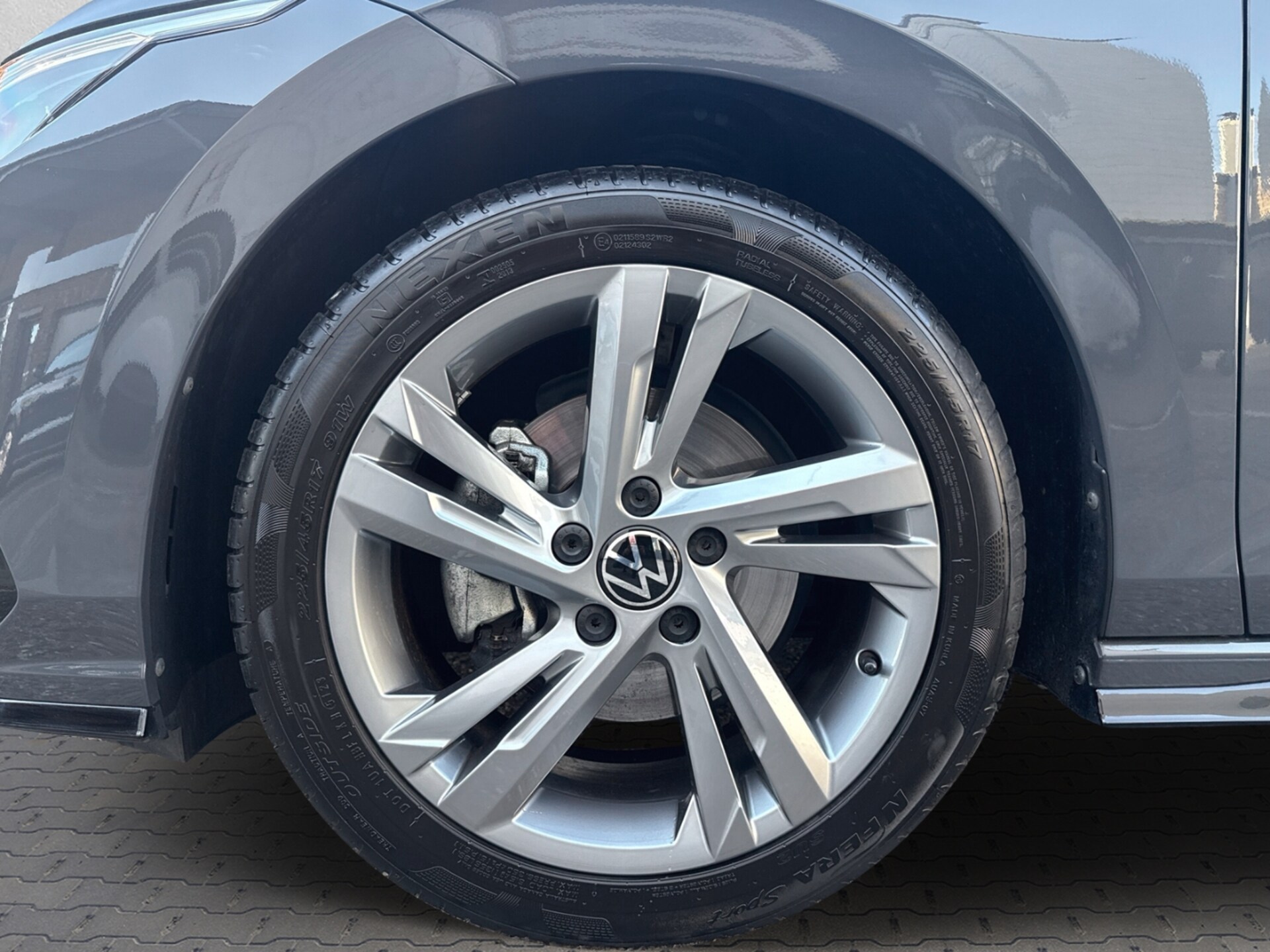 Volkswagen Golf R-Line