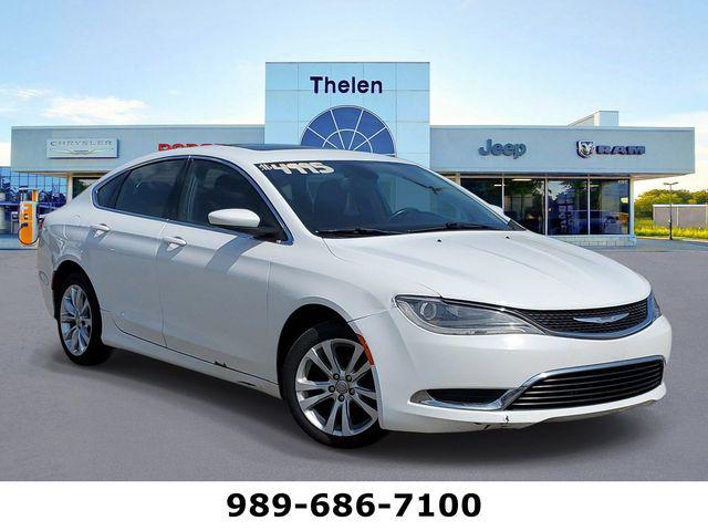 2015 Chrysler 200 Limited's photo