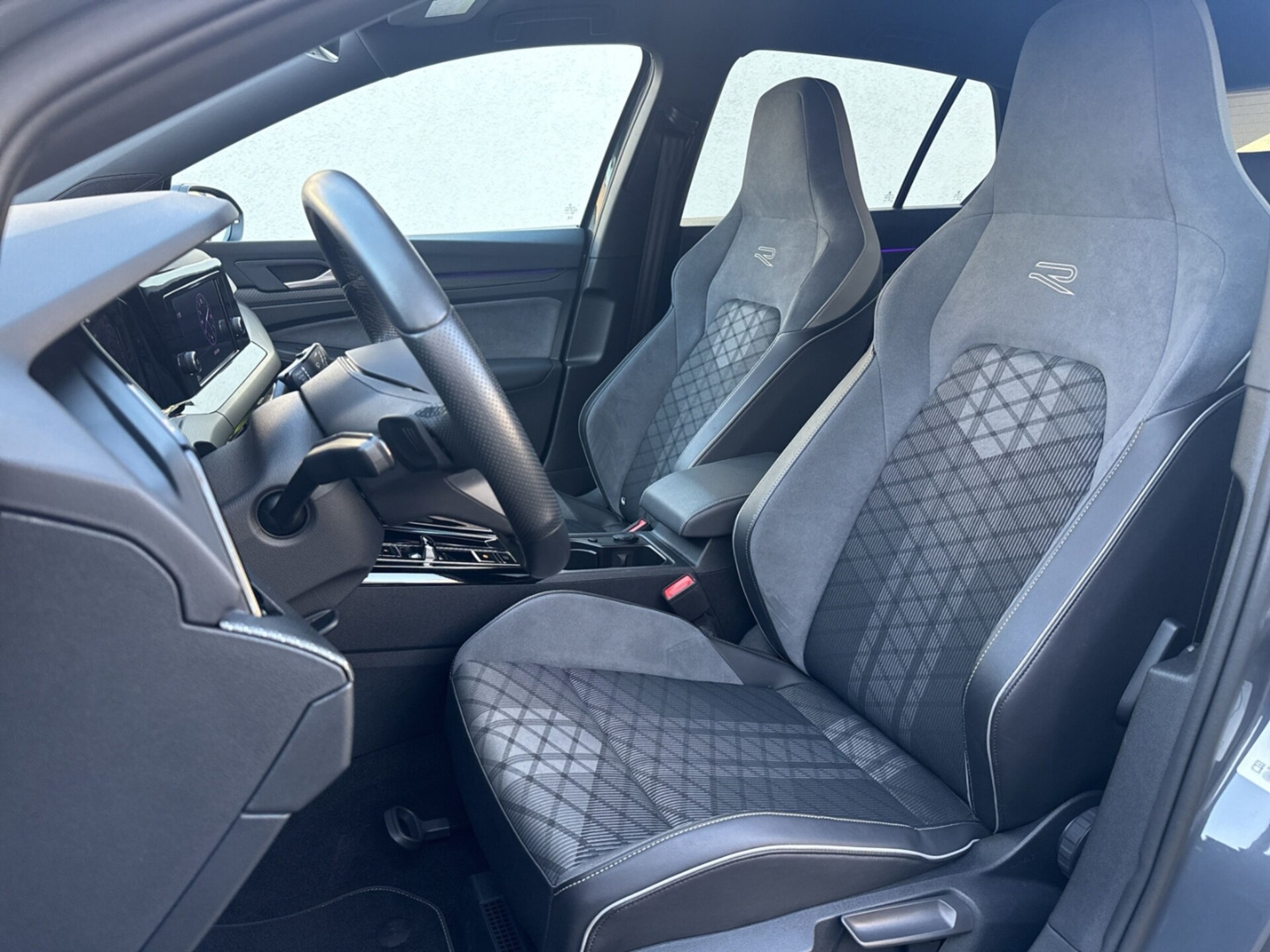 Volkswagen Golf R-Line