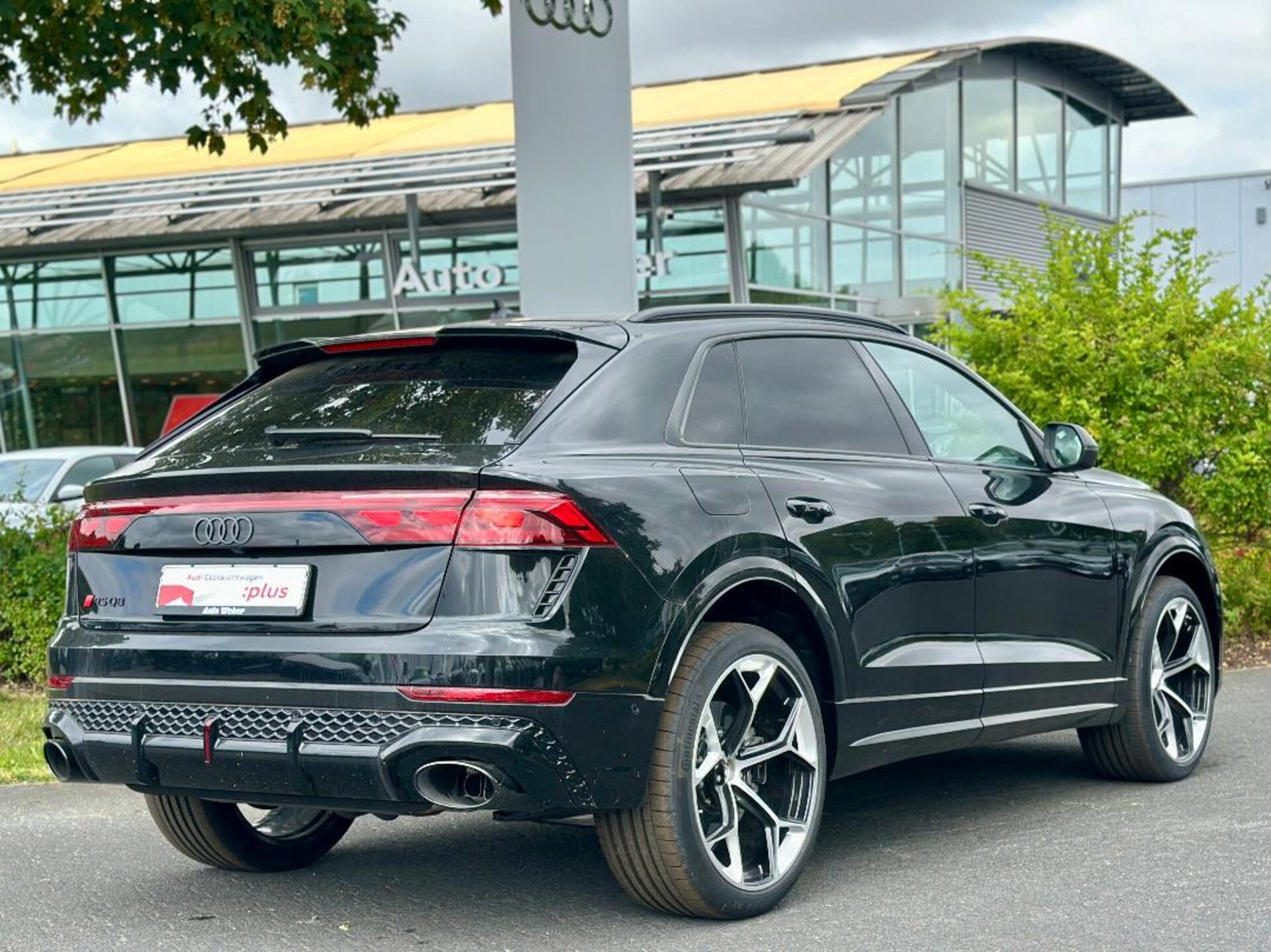 Audi RS Q8 SUV performance