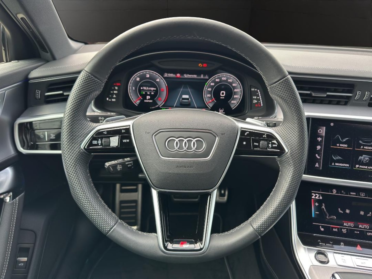 Bild über Audi A6 Avant S line 40 TDI quattro S tronic - für weitere Informationen kontaktieren Sie den Audi Partner