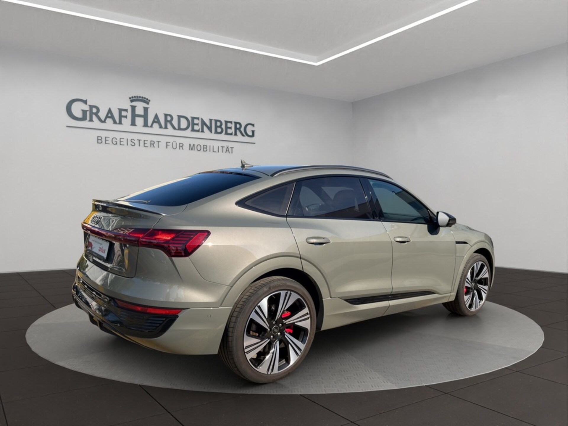 Audi Q8 Sportback e-tron S line