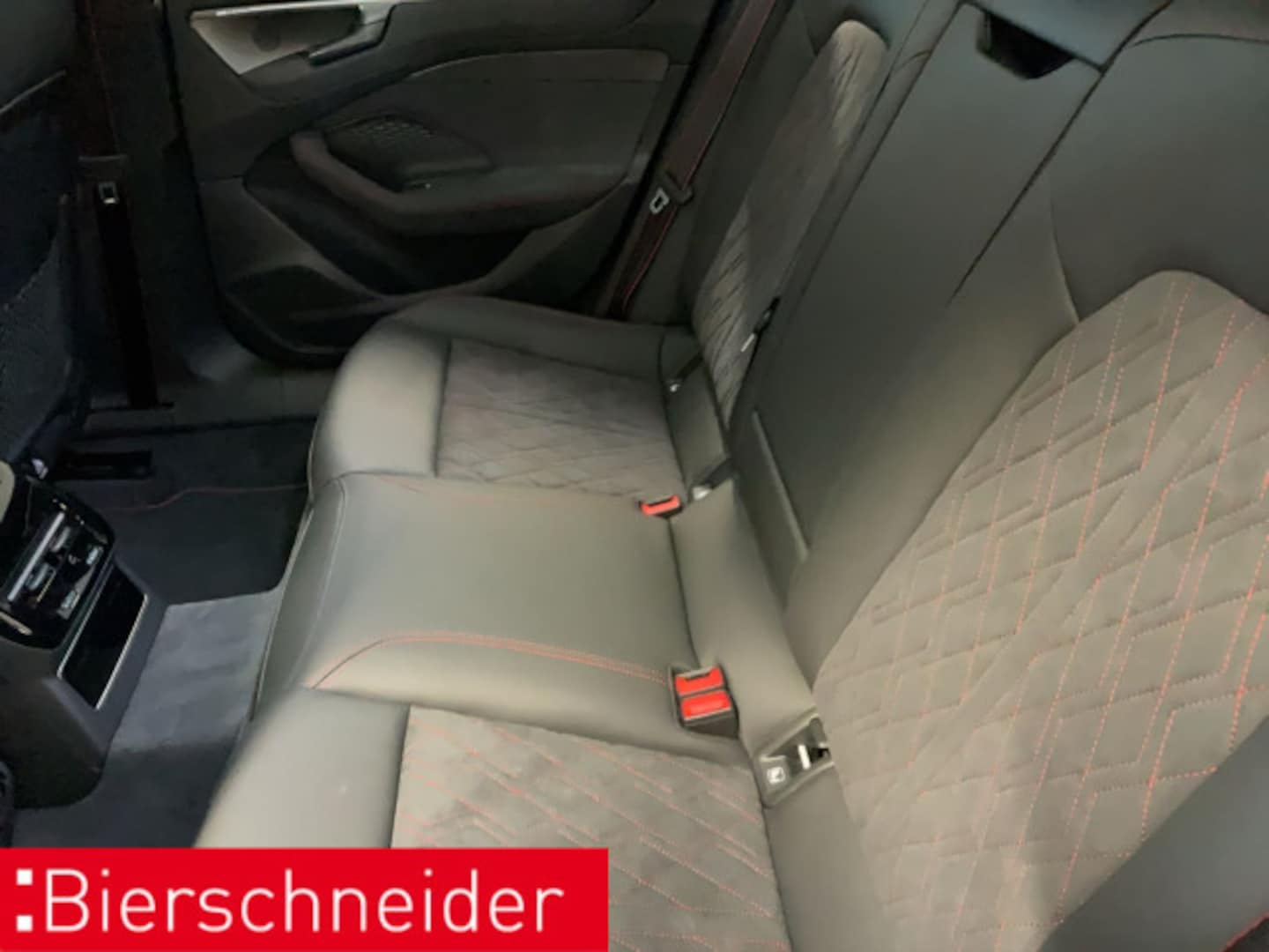Bild über Audi A6 Avant TDI quattro 220 kW S tronic - für weitere Informationen kontaktieren Sie den Audi Partner
