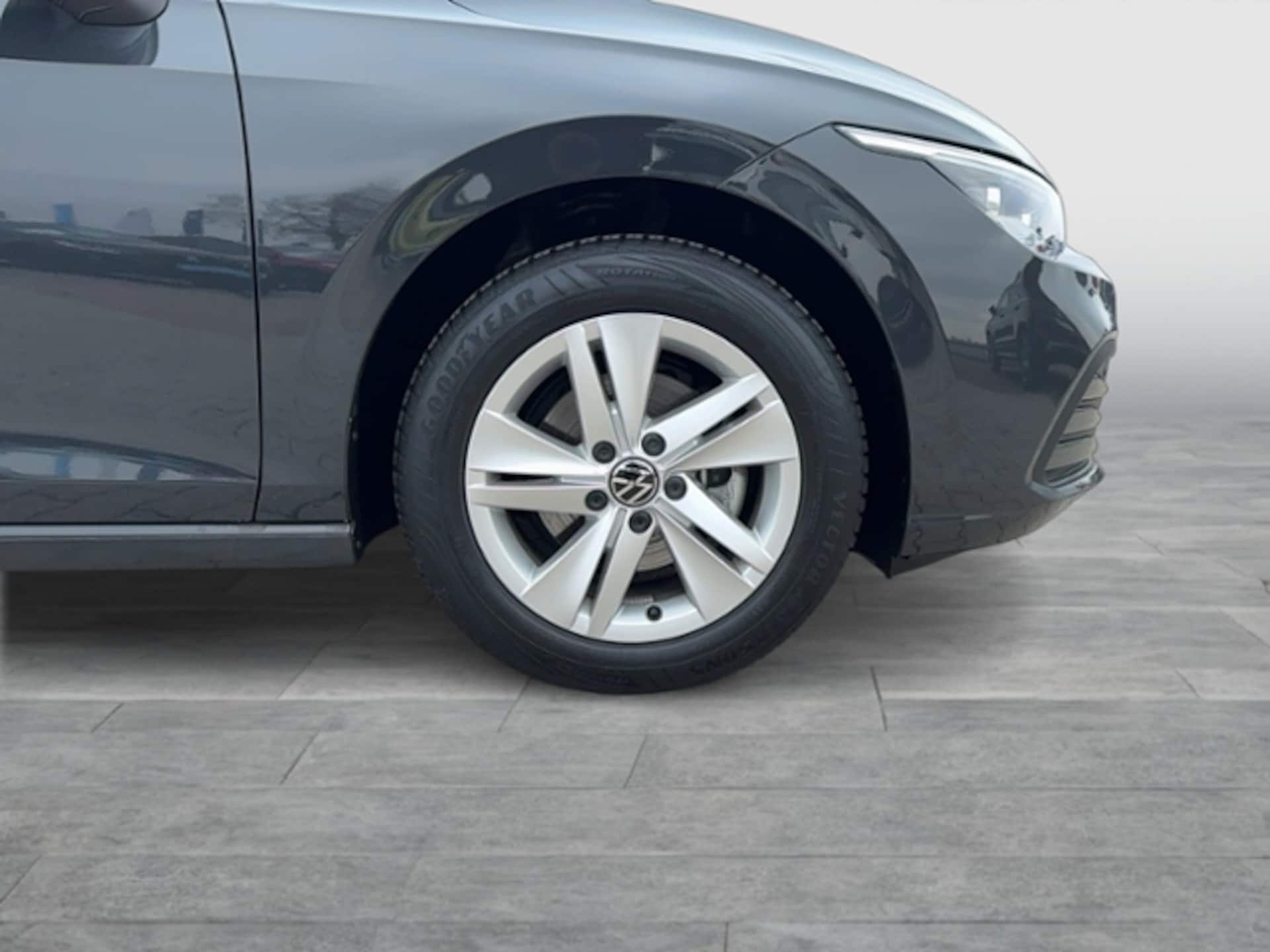Volkswagen Golf Life
