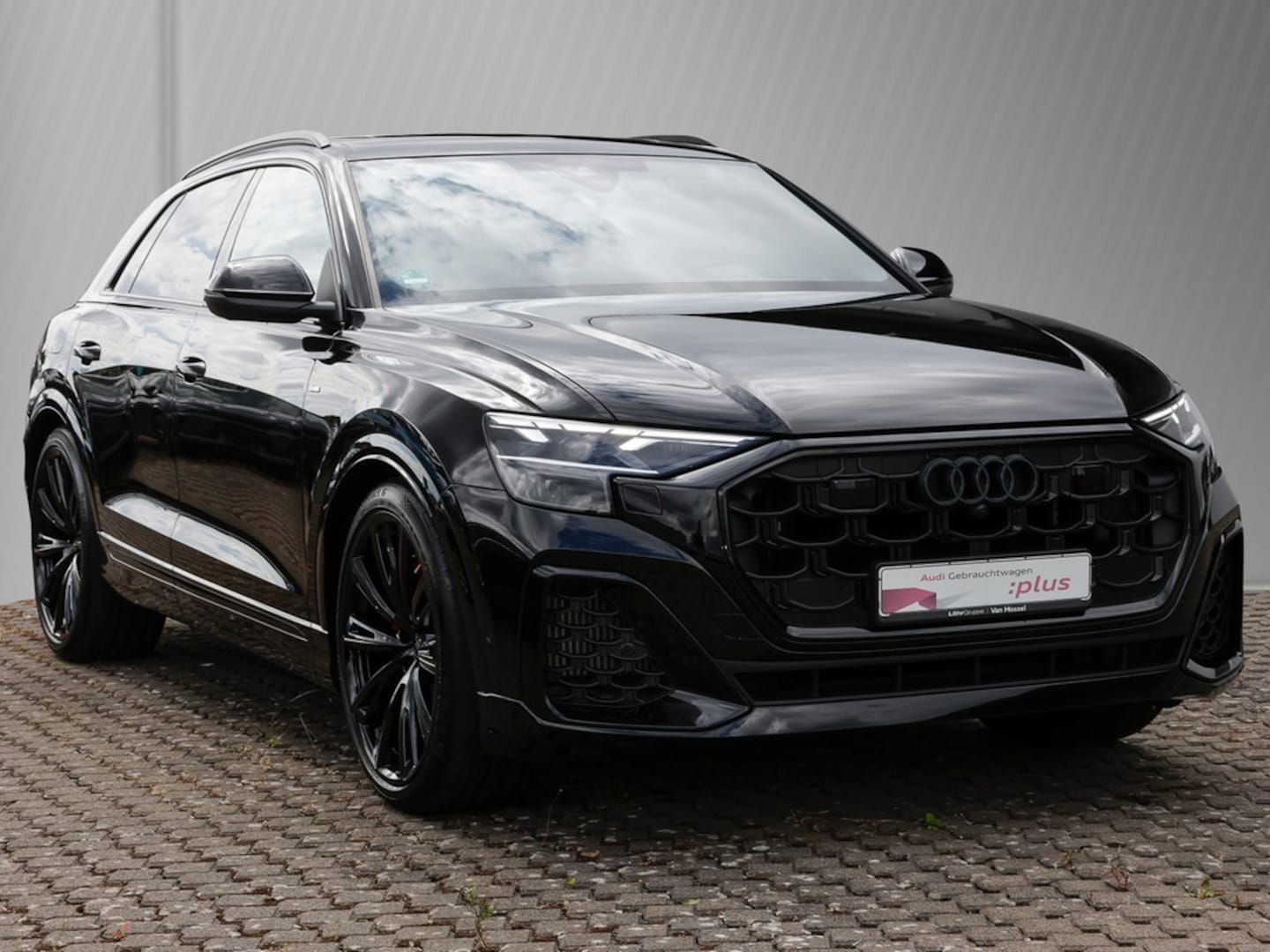 Bild über Audi Q8 SUV TFSI e S line business TFSI e quattro 360 kW tiptronic - für weitere Informationen kontaktieren Sie den Audi Partner
